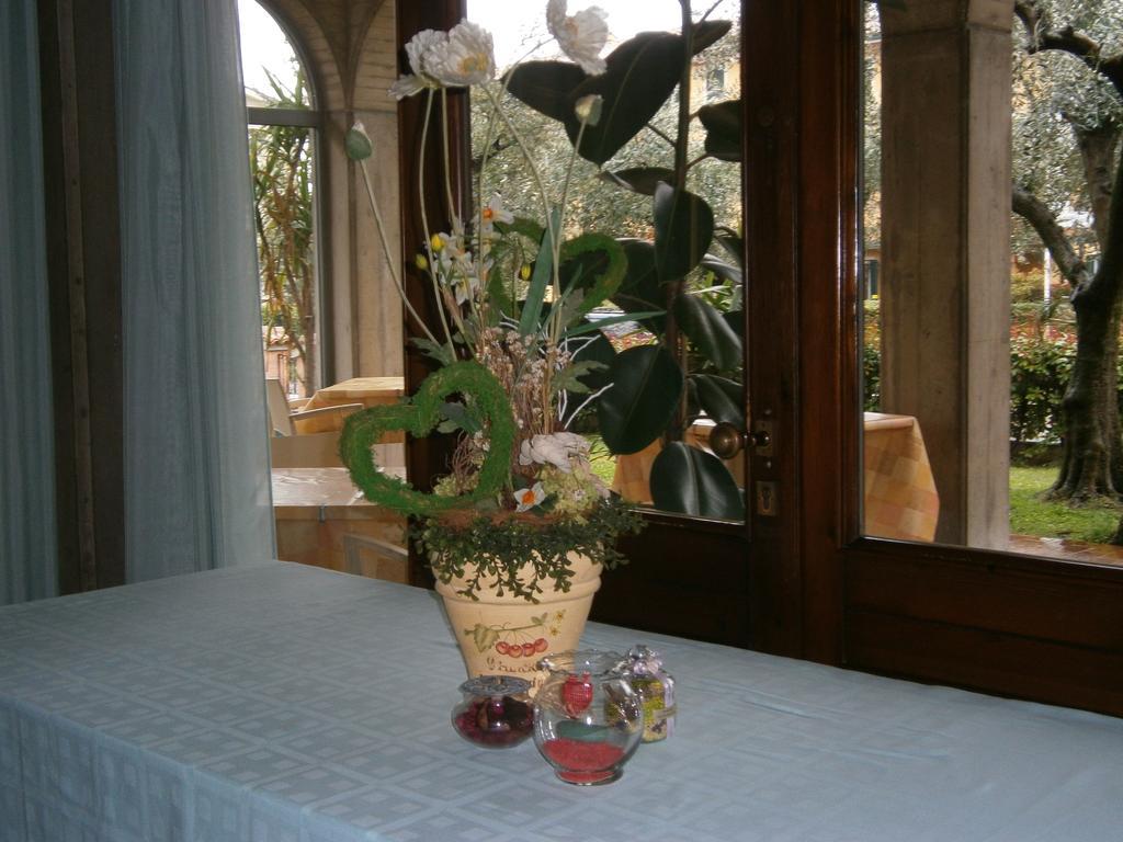 Hotel Chiara Sirmione Buitenkant foto