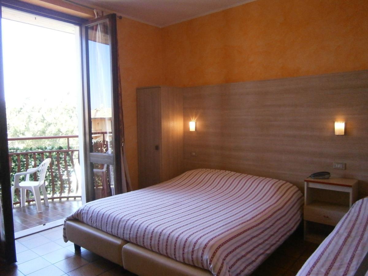 Hotel Chiara Sirmione Buitenkant foto