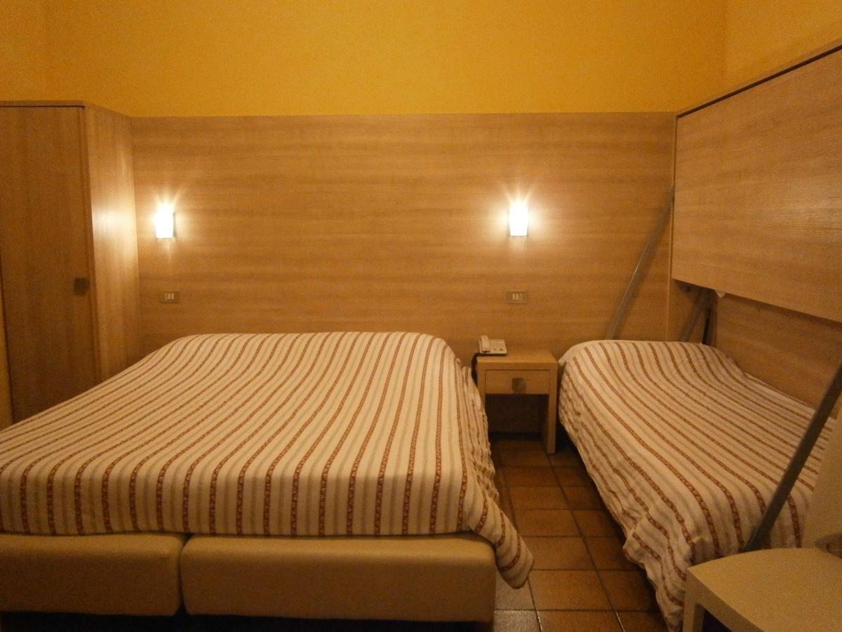 Hotel Chiara Sirmione Buitenkant foto