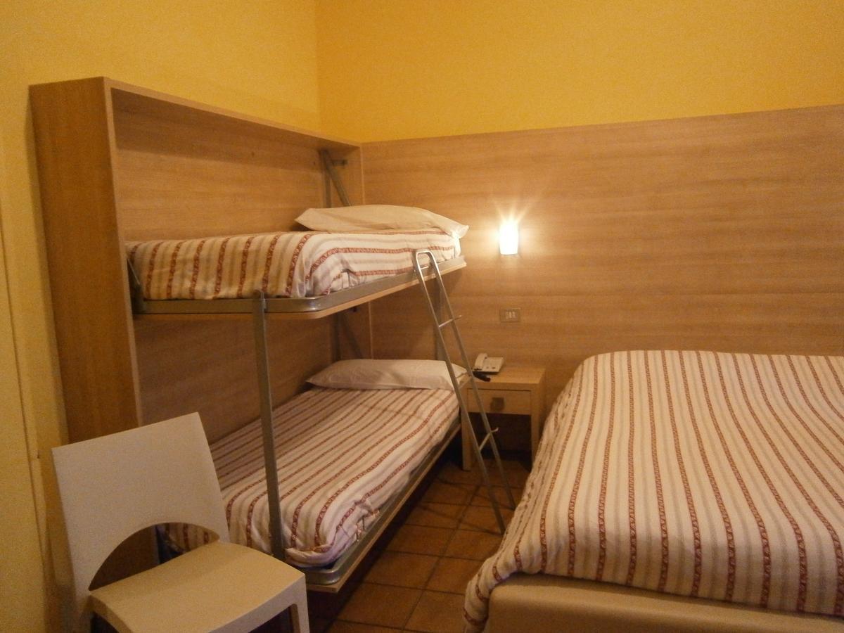 Hotel Chiara Sirmione Buitenkant foto