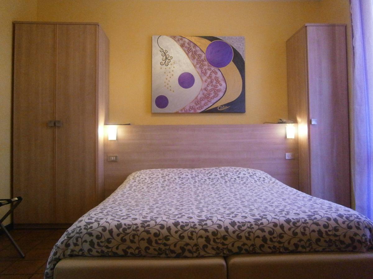 Hotel Chiara Sirmione Buitenkant foto