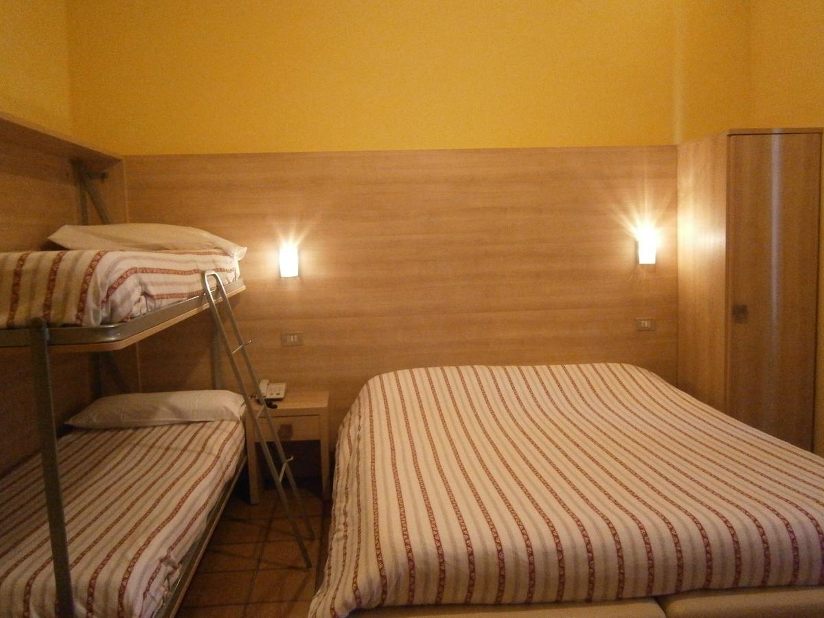 Hotel Chiara Sirmione Buitenkant foto
