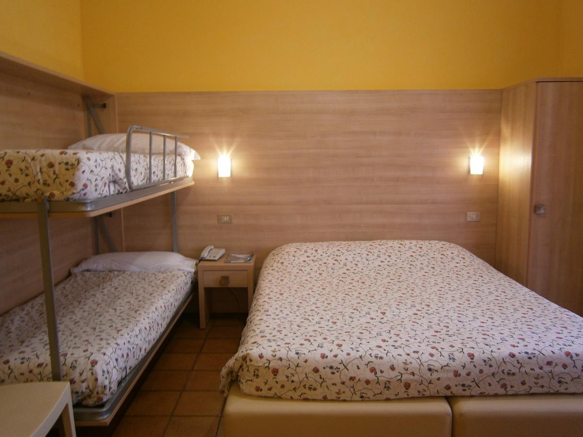 Hotel Chiara Sirmione Buitenkant foto